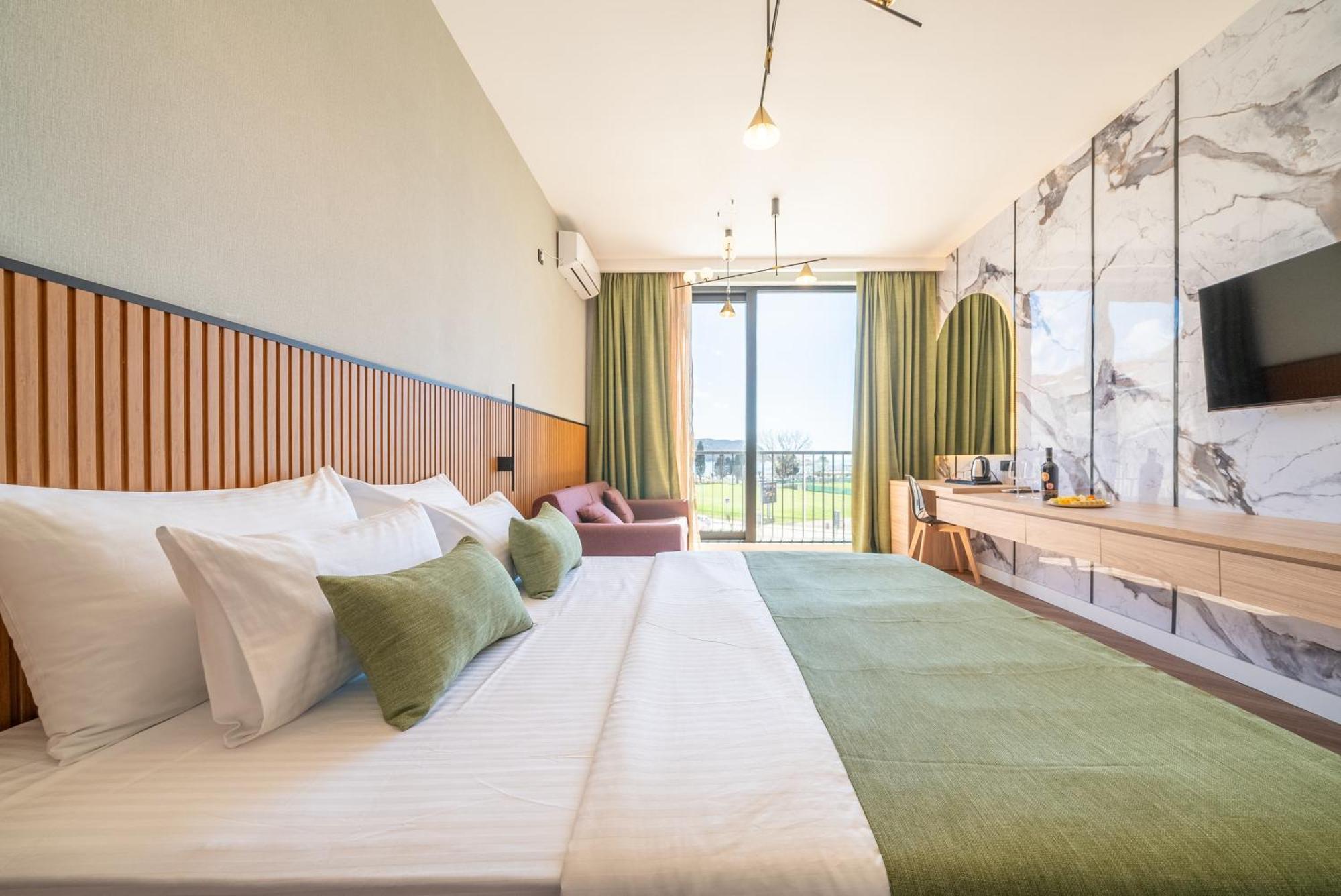 Hotel Millennium By Aycon بودفا المظهر الخارجي الصورة